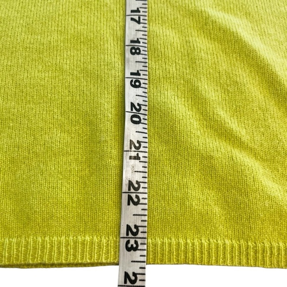 Peck And Peck Cashmere Lime Green 2-Ply Cashmere V Neck Sweater Size Small - Picture 6 of 7